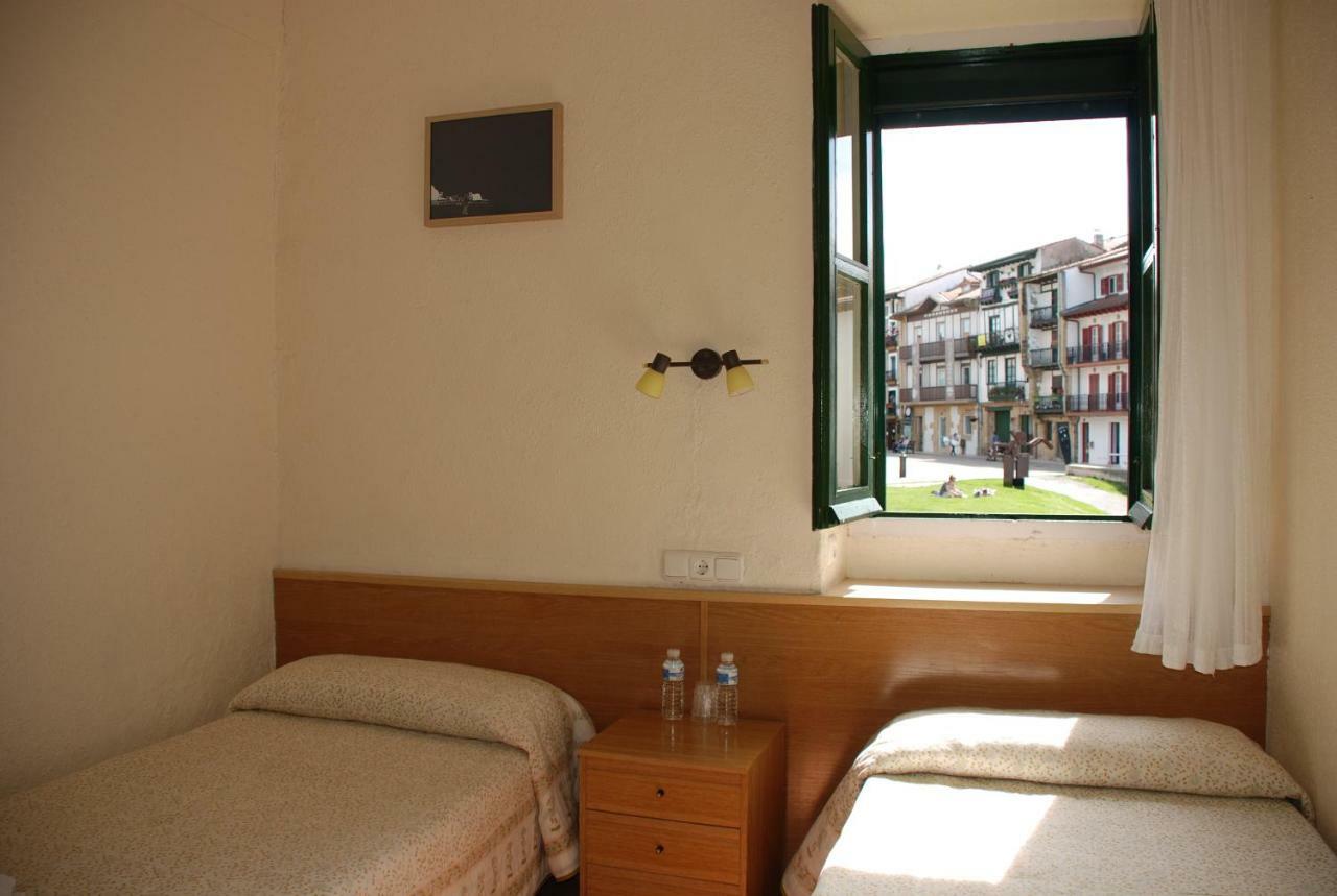Hostal Zaragoza 혼다리비아 외부 사진